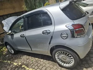 Toyota Yaris 2009 Silver