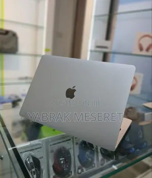 New Laptop Apple MacBook Pro 2022 M2 8GB Apple M2 SSD 256GB
