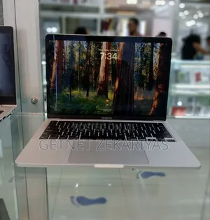 New Laptop Apple MacBook Pro 2022 M2 8GB Apple M2 SSD 256GB