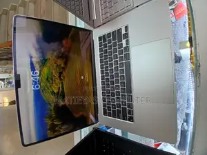 New Laptop Apple MacBook Air 2022 M2 8GB Apple M2 SSD 256GB