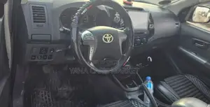 Toyota Hilux 2013 Silver