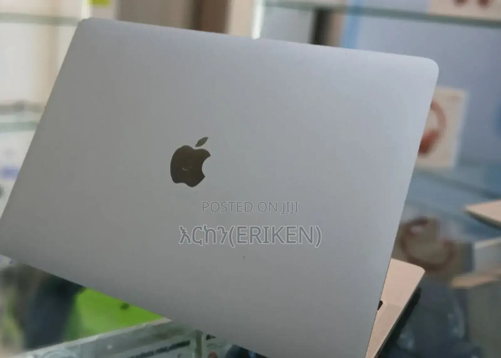 New Laptop Apple MacBook Pro 2022 M2 8GB Apple M2 SSD 256GB