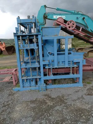 የሚሸጥ የብሎኬት ማሽን Block Making Machine