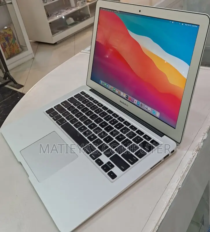 New Laptop Apple MacBook Air 2014 4GB Intel Core I5 SSD 128GB