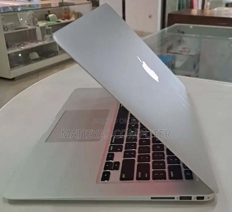 New Laptop Apple MacBook Air 2014 4GB Intel Core I5 SSD 128GB