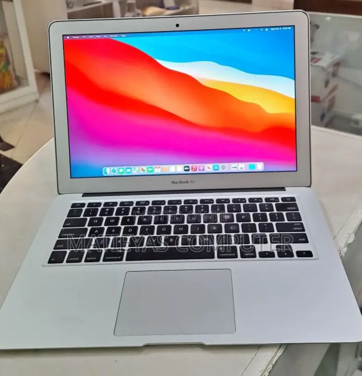 New Laptop Apple MacBook Air 2014 4GB Intel Core I5 SSD 128GB