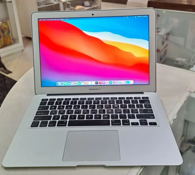 New Laptop Apple MacBook Air 2014 4GB Intel Core I5 SSD 128GB
