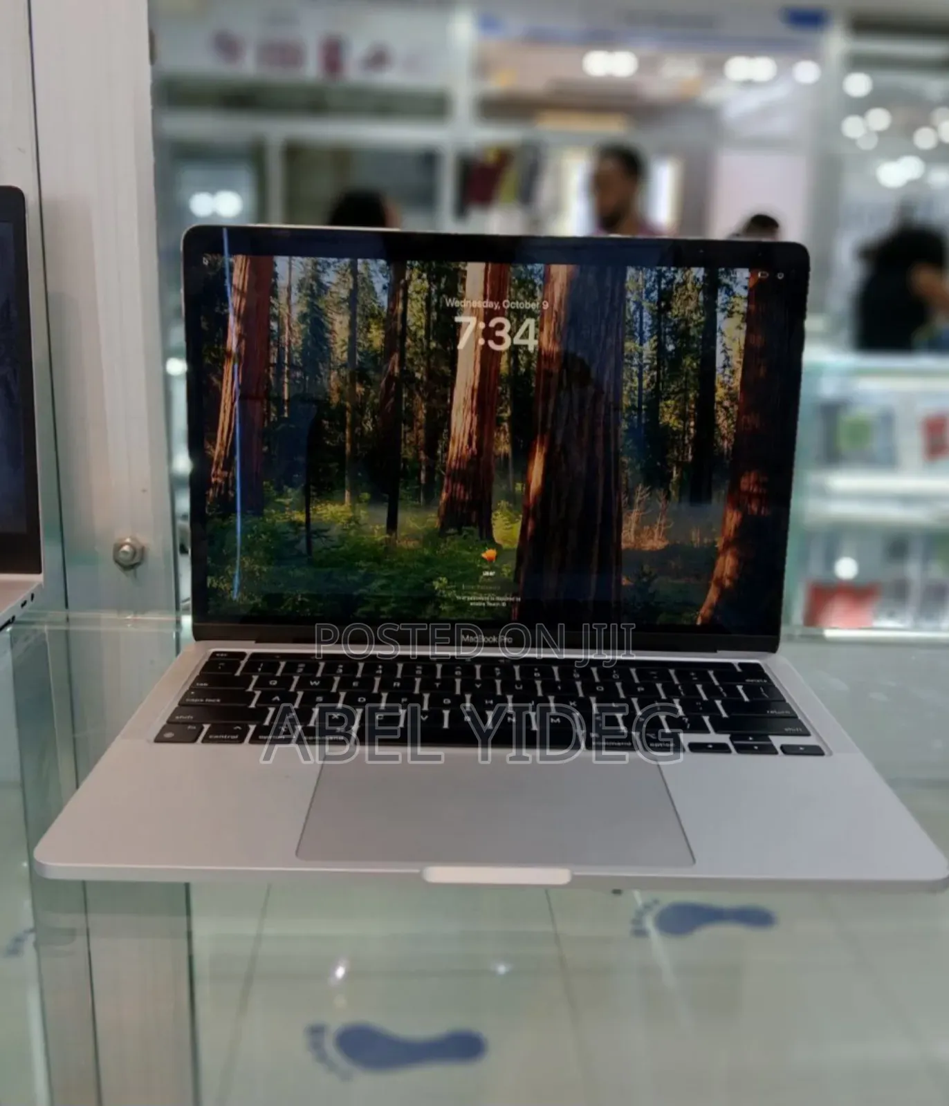 New Laptop Apple MacBook Pro 2022 M2 8GB Apple M2 SSD 256GB