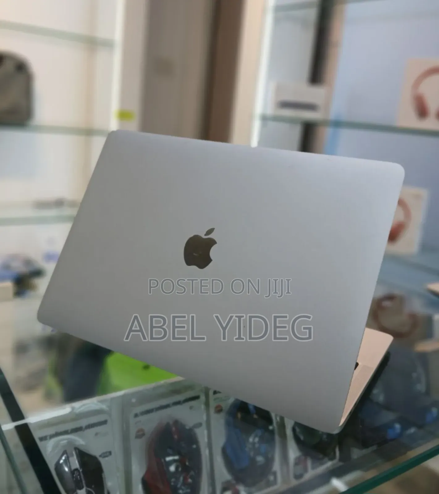 New Laptop Apple MacBook Pro 2022 M2 8GB Apple M2 SSD 256GB