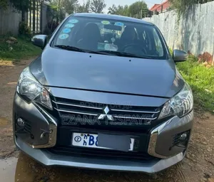 Photo - Mitsubishi Attrage 2021 Gray