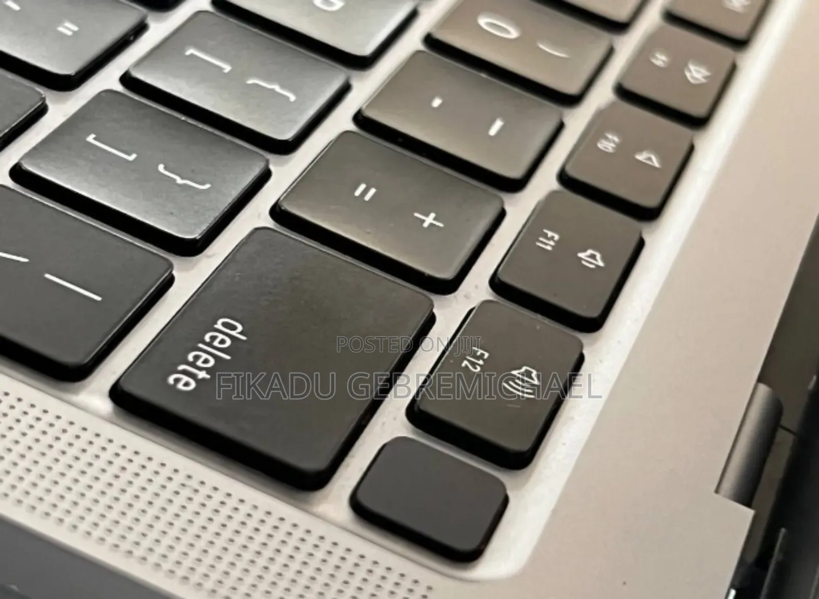 New Laptop Apple MacBook Air 2020 8GB Intel Core I5 SSD 256GB