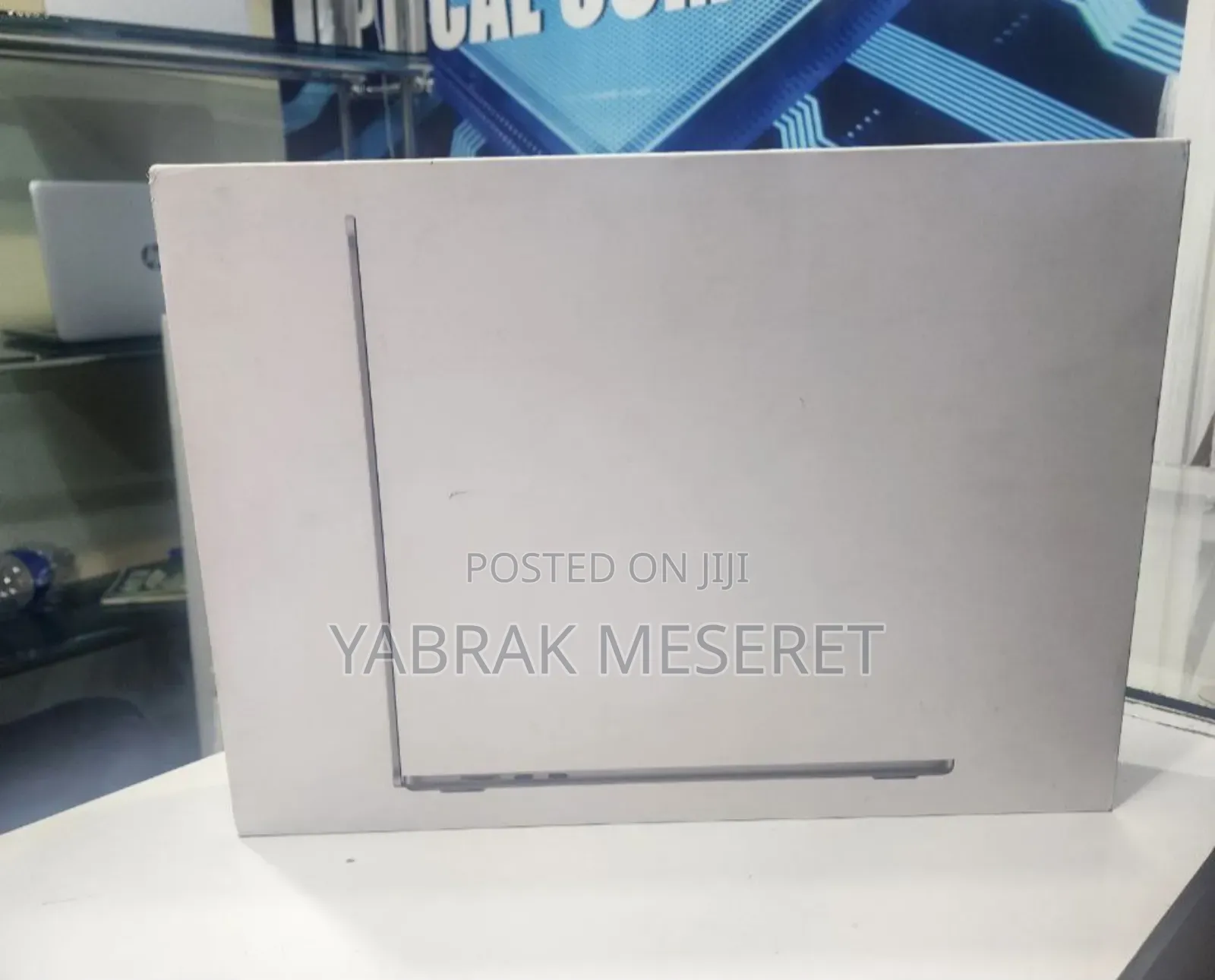 New Laptop Apple MacBook Air 2024 M3 15-Inch 8GB Apple M3 SSD 256GB