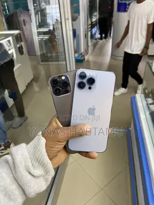 Photo - New Apple iPhone 13 Pro Max 256 GB