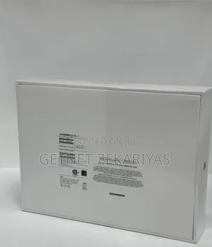 New Laptop Apple MacBook Pro 2022 M2 8GB Apple M2 SSD 256GB