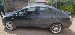 Toyota Yaris 2011 Gray