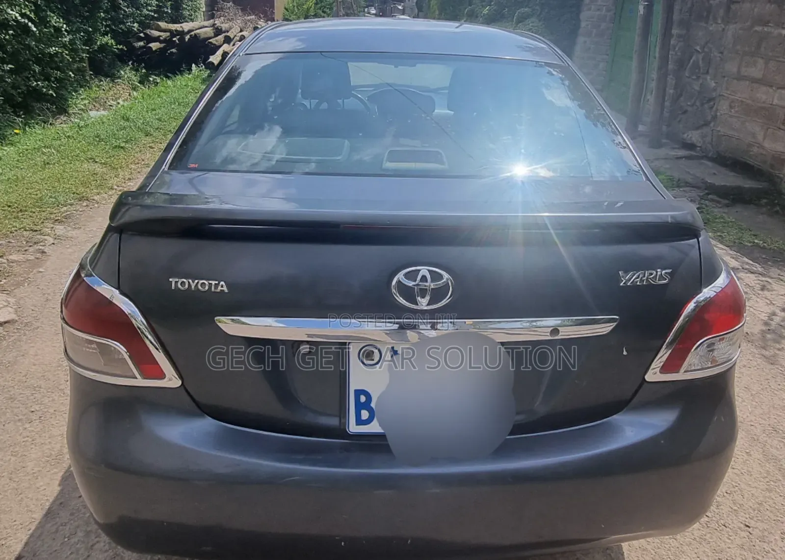 Toyota Yaris 2011 Gray