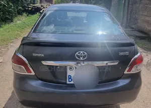 Toyota Yaris 2011 Gray