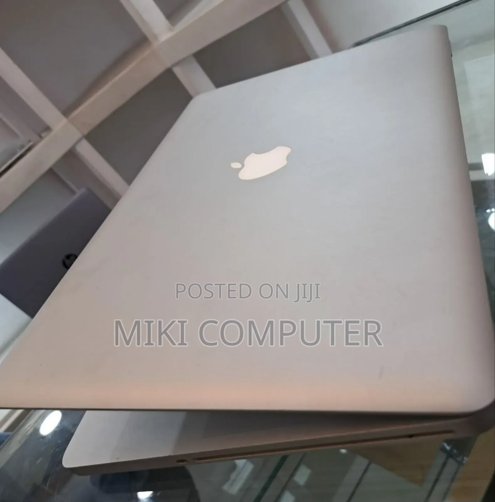 New Laptop Apple MacBook 2010 4GB Intel Core I7 HDD 350GB