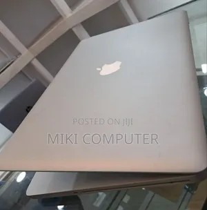 New Laptop Apple MacBook 2010 4GB Intel Core I7 HDD 350GB