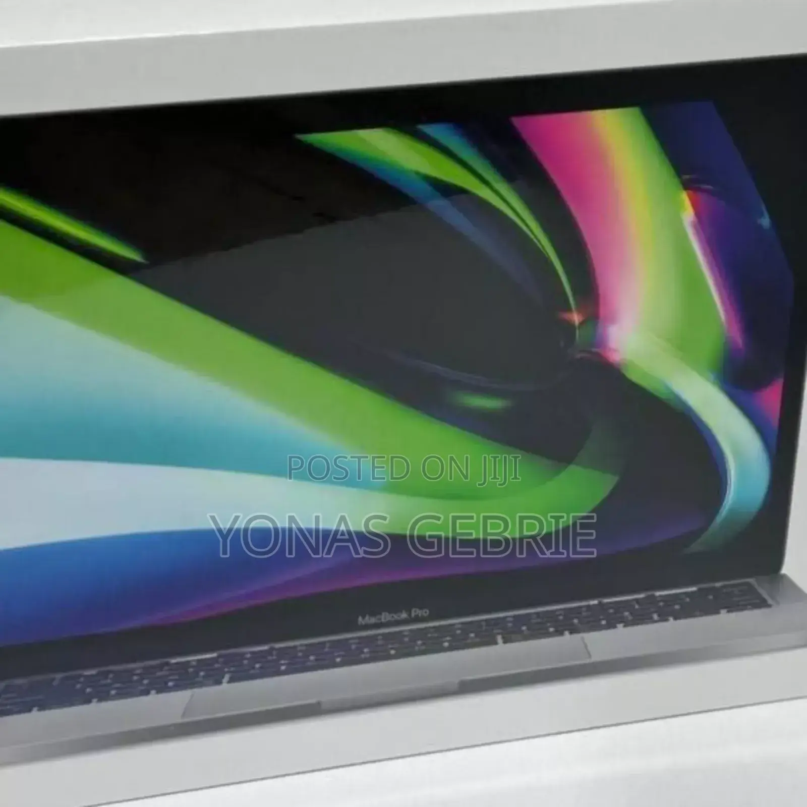 New Laptop Apple MacBook Pro 2022 M2 8GB Apple M2 SSD 256GB