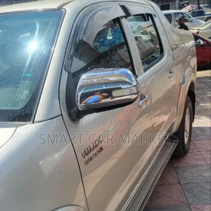 Toyota Hilux 2013 Gold