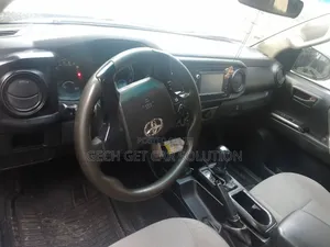 Toyota Tacoma 2018 Silver