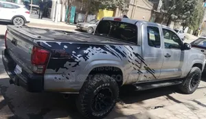 Toyota Tacoma 2018 Silver
