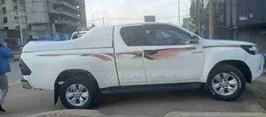 Toyota Hilux 2017 White