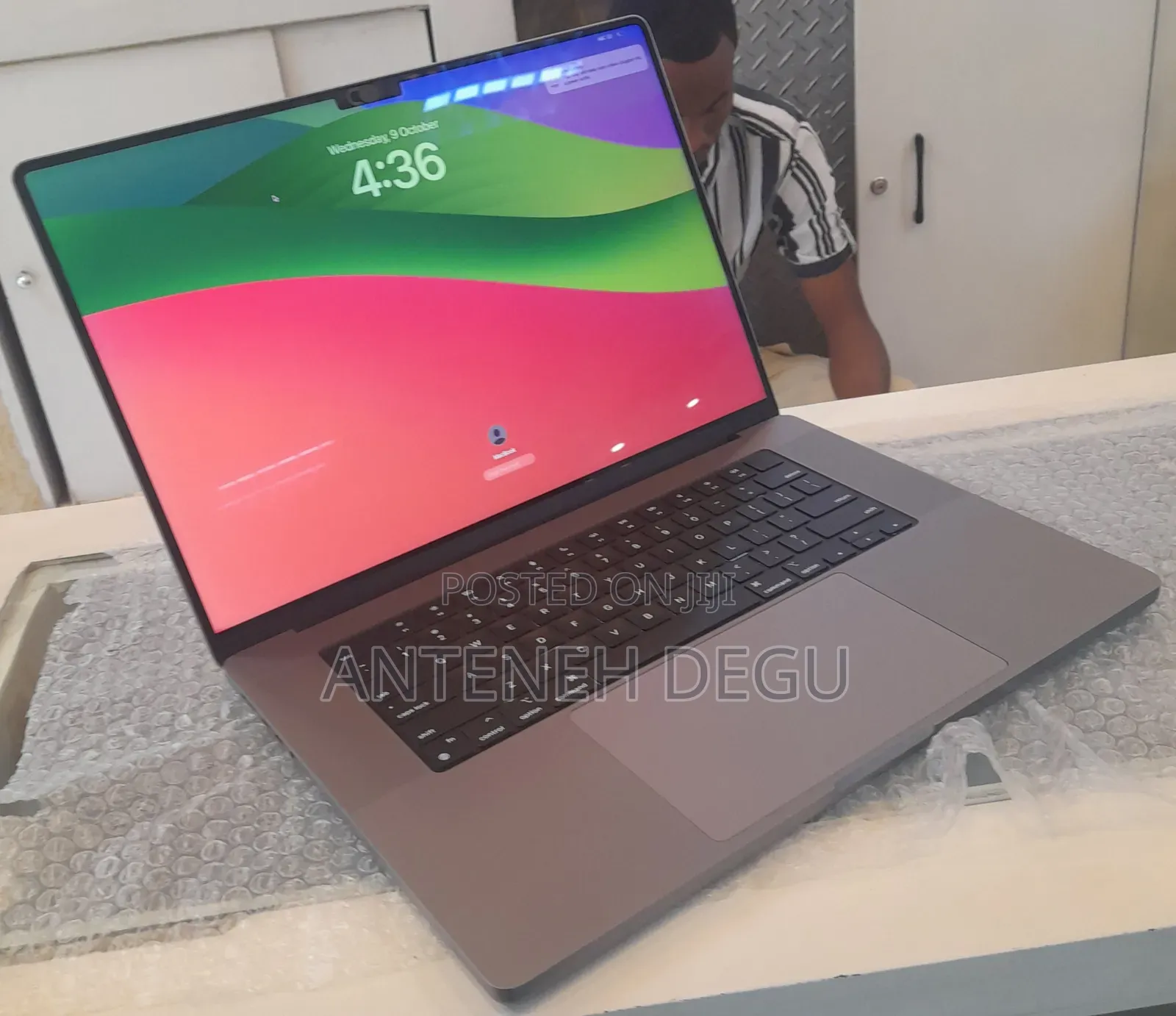 New Laptop Apple MacBook Pro 2023 M2 32GB Apple M2 SSD 512GB