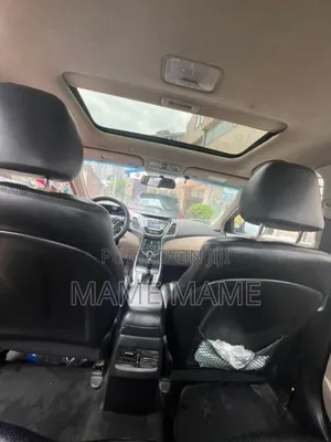 Hyundai Elantra 2012 Red