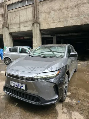 Photo - New Toyota bZ4X 2022 Gray