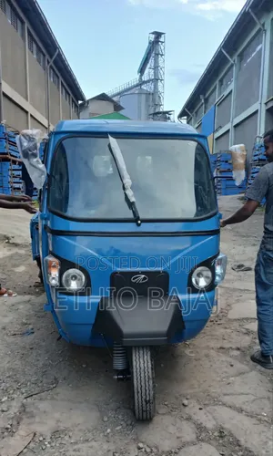 New Mahindra Centuro 2024 Blue