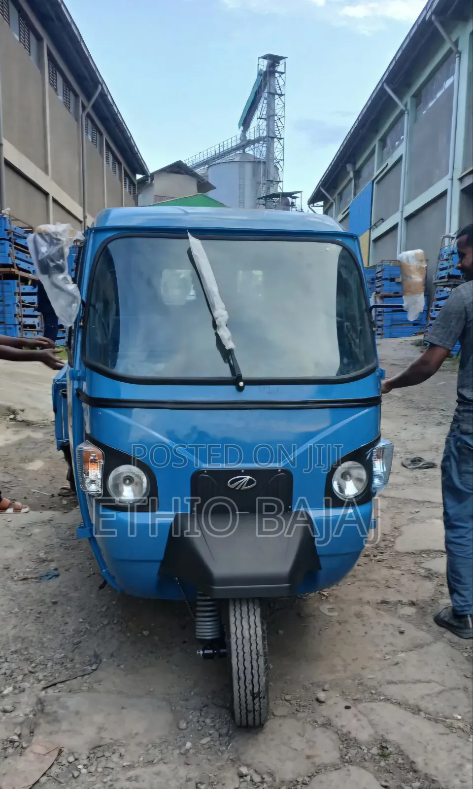 New Mahindra Centuro 2024 Blue