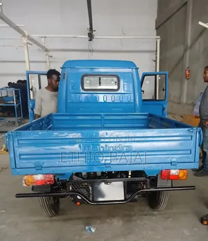 Photo - New Mahindra Centuro 2024 Blue