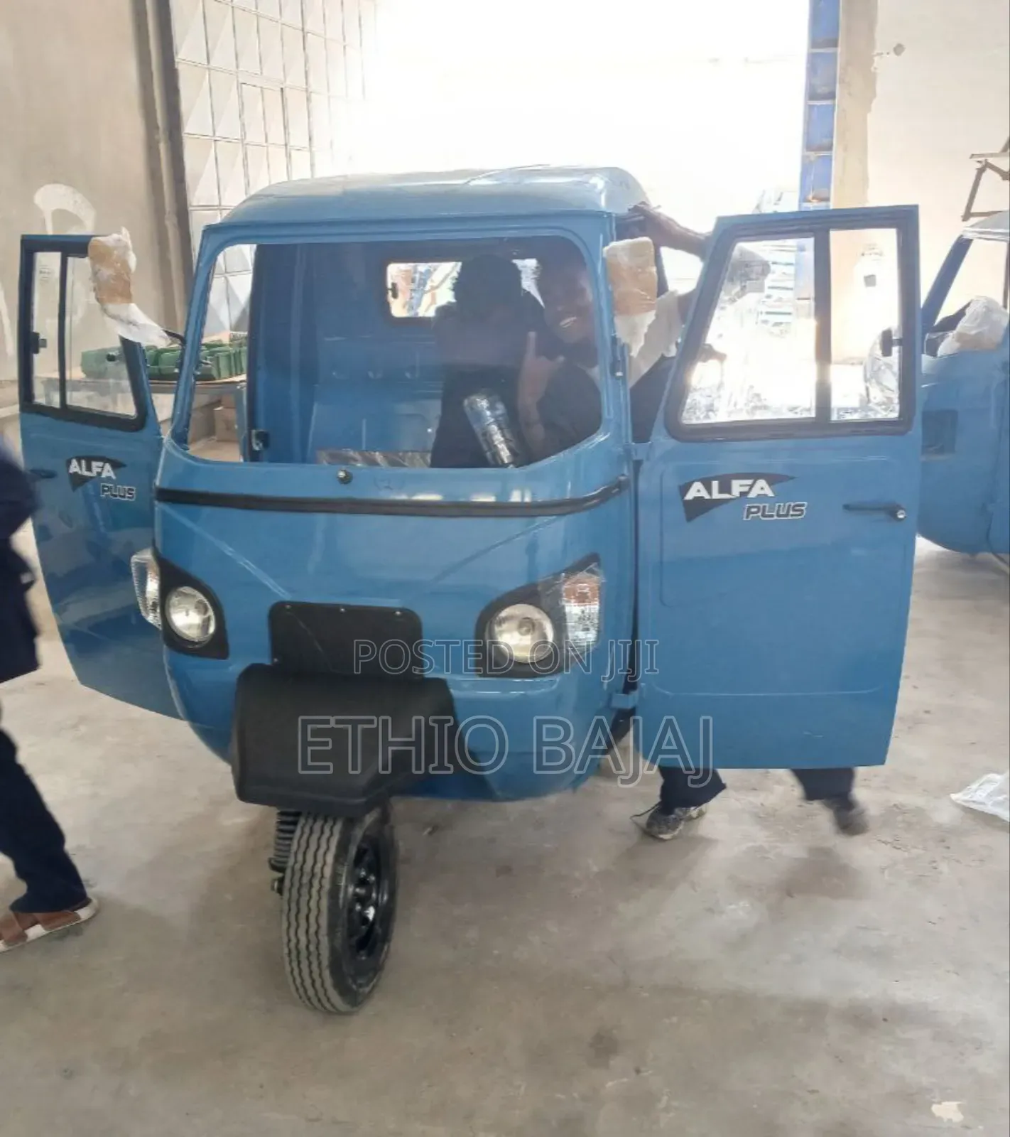 New Mahindra Centuro 2024 Blue