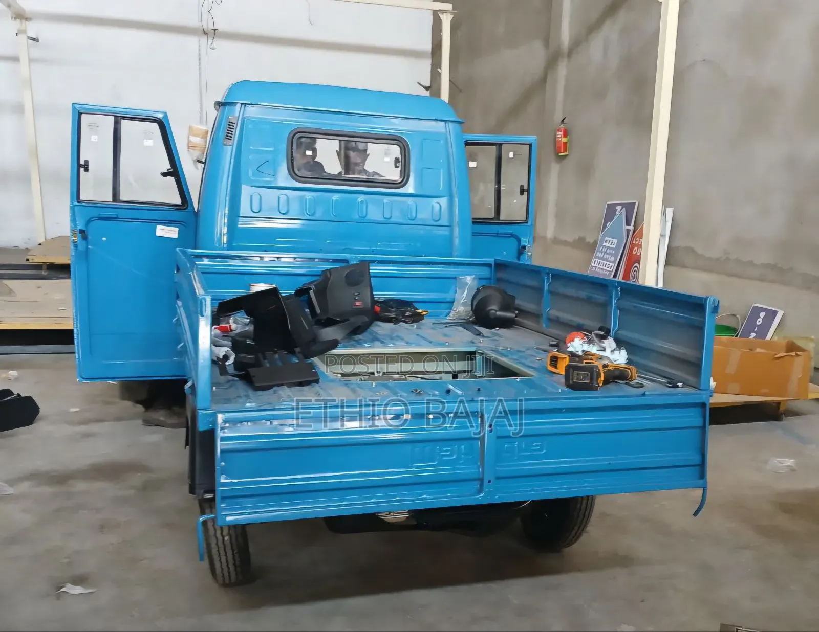 New Mahindra Centuro 2024 Blue