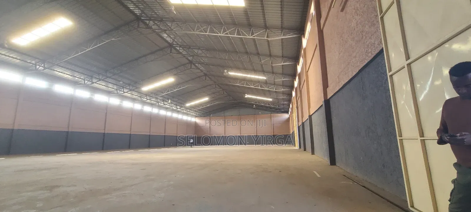 Warehouse for Sale የሚሸጥ