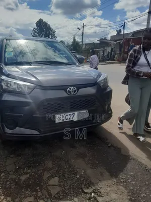 Photo - Toyota Raize 2022 Black