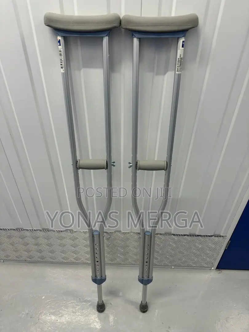 925(M) Under Arm Crutch/Excellence in Quality/Crutches