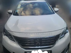 Photo - Peugeot 5008 2020 White