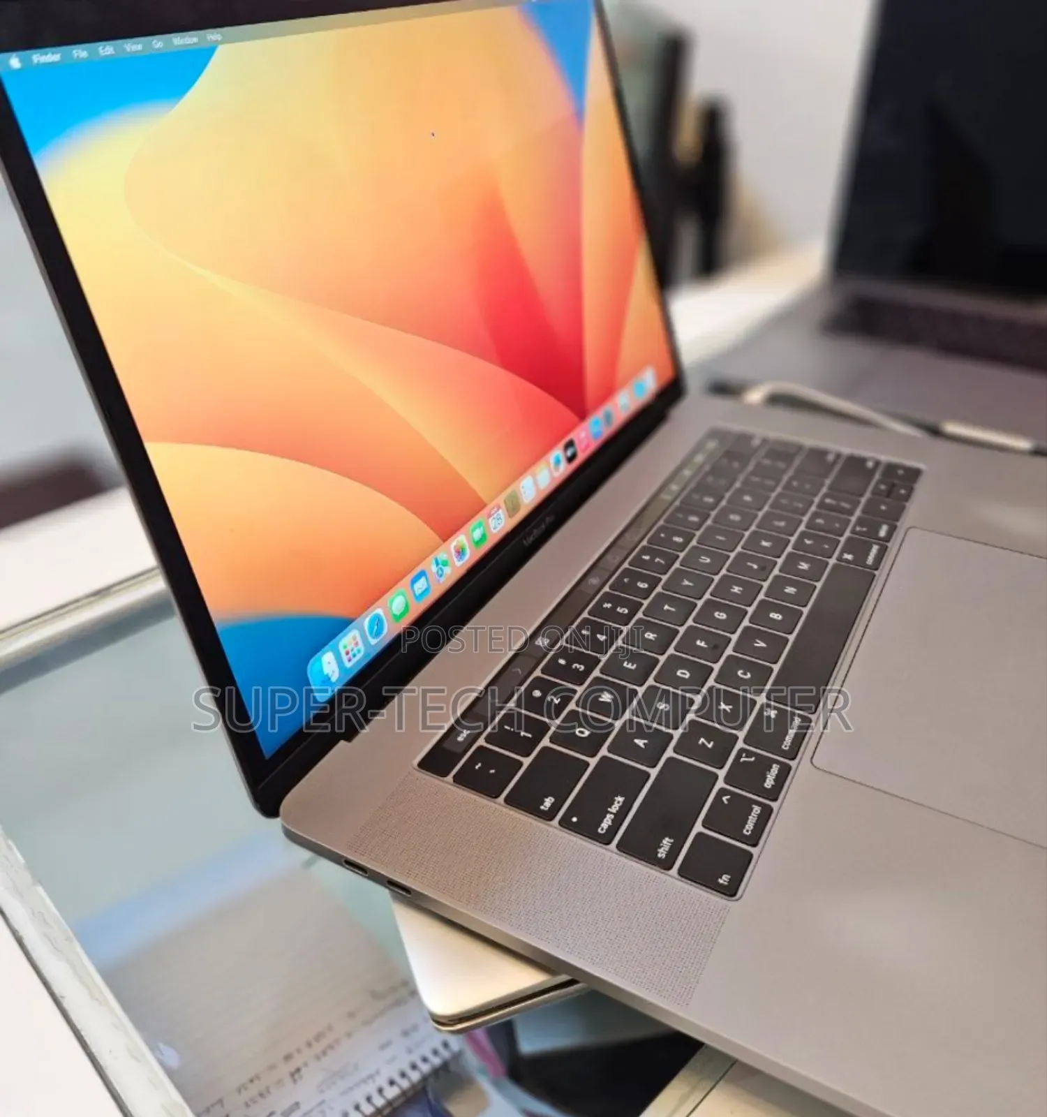 New Laptop Apple MacBook Pro 2018 32GB Intel Core I9 SSD 1T