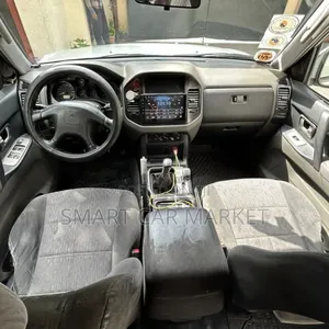 Mitsubishi Pajero 2004 Silver