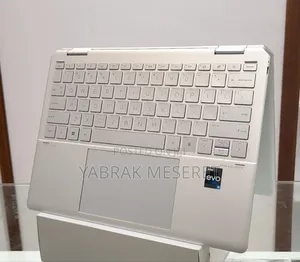 Photo - New Laptop HP Spectre 8GB Intel Core I5 SSD 512GB