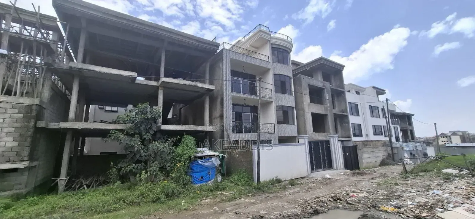 5bdrm Townhouse/Terrace in Bole Ayat for sale