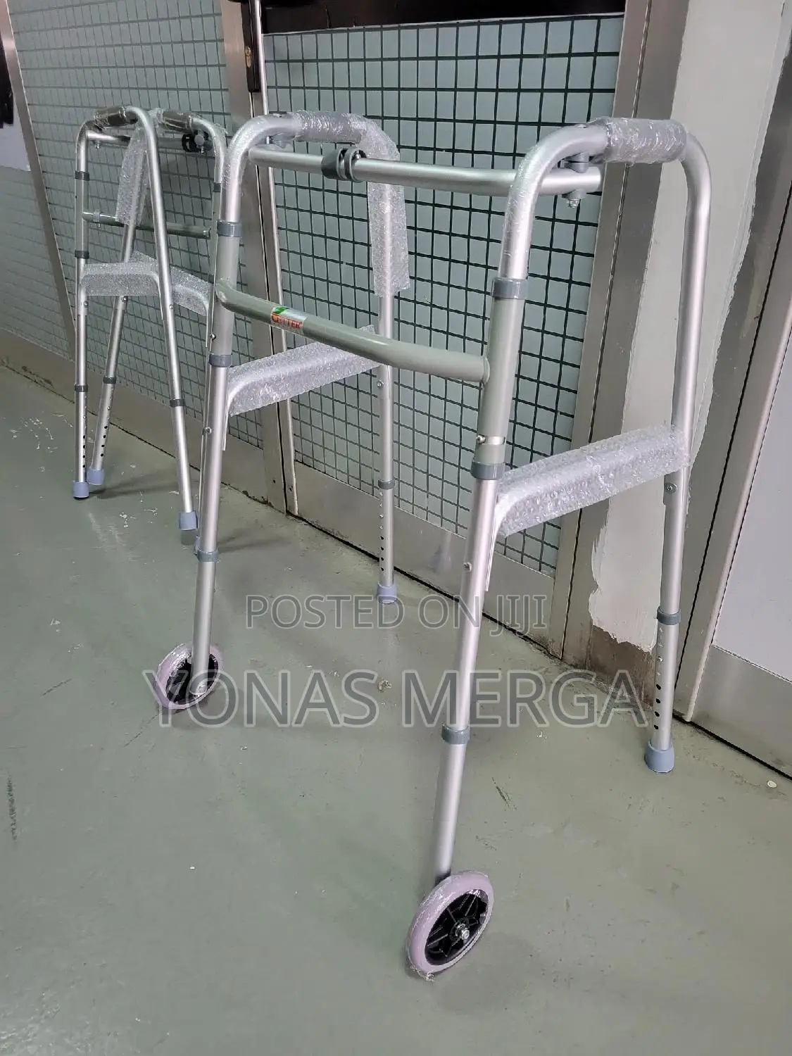 Walker Standard Size. Comes With 5 Inch Wheels,Capacity150kg