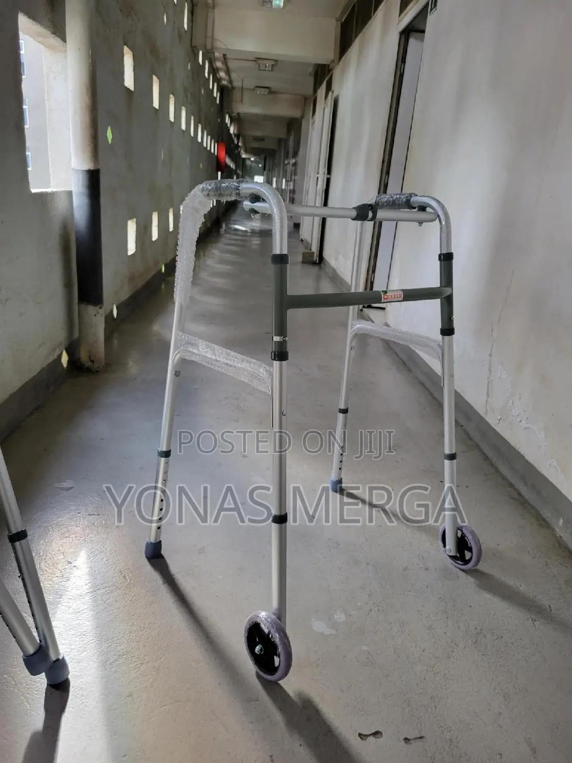 Foldable Walker Framanti Slippery and Non Rusting Frame