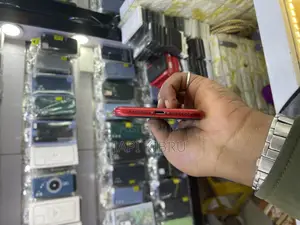 Apple iPhone XR 128 GB Red