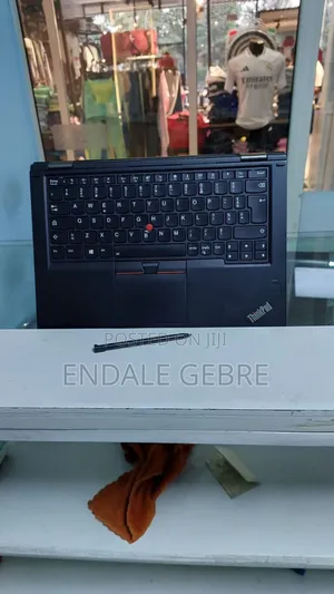 New Laptop Lenovo ThinkPad Yoga 370 8GB Intel Core I5 SSD 512GB