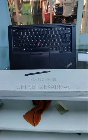 Photo - New Laptop Lenovo ThinkPad Yoga 370 8GB Intel Core I5 SSD 512GB