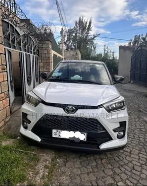 Photo - Toyota Raize 2021 White